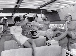 Illustration for article titled Traveling in a Boeing 747 in the 1970s was pretty damn awesome